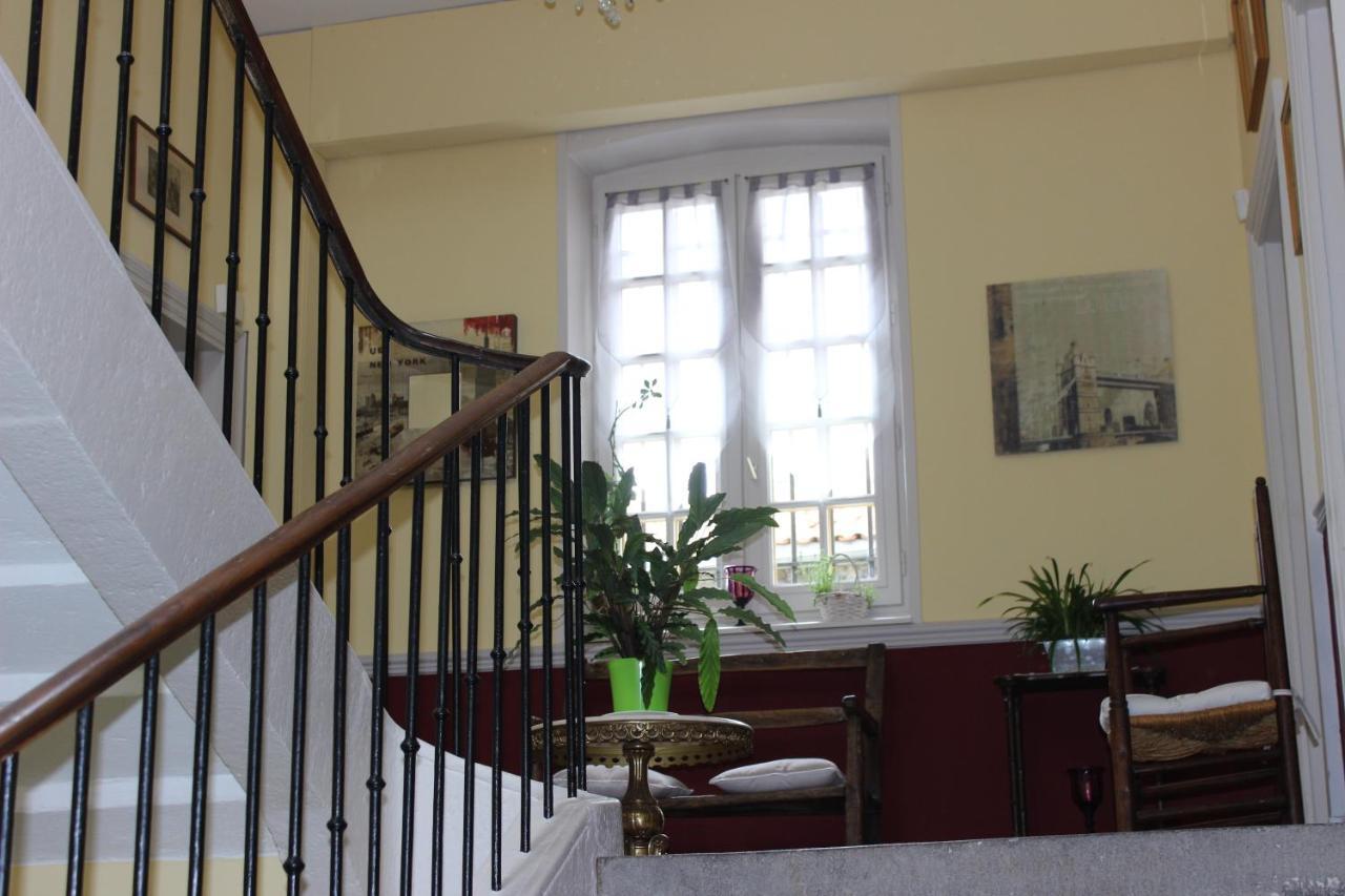Bed and Breakfast Chateau De Bourrassol Menetrol Exterior foto